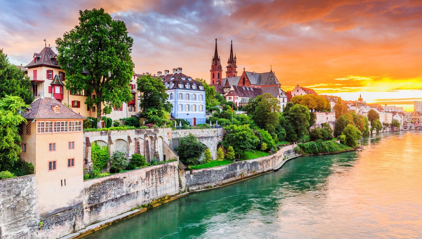 header picture of tour France and Swiss Alps